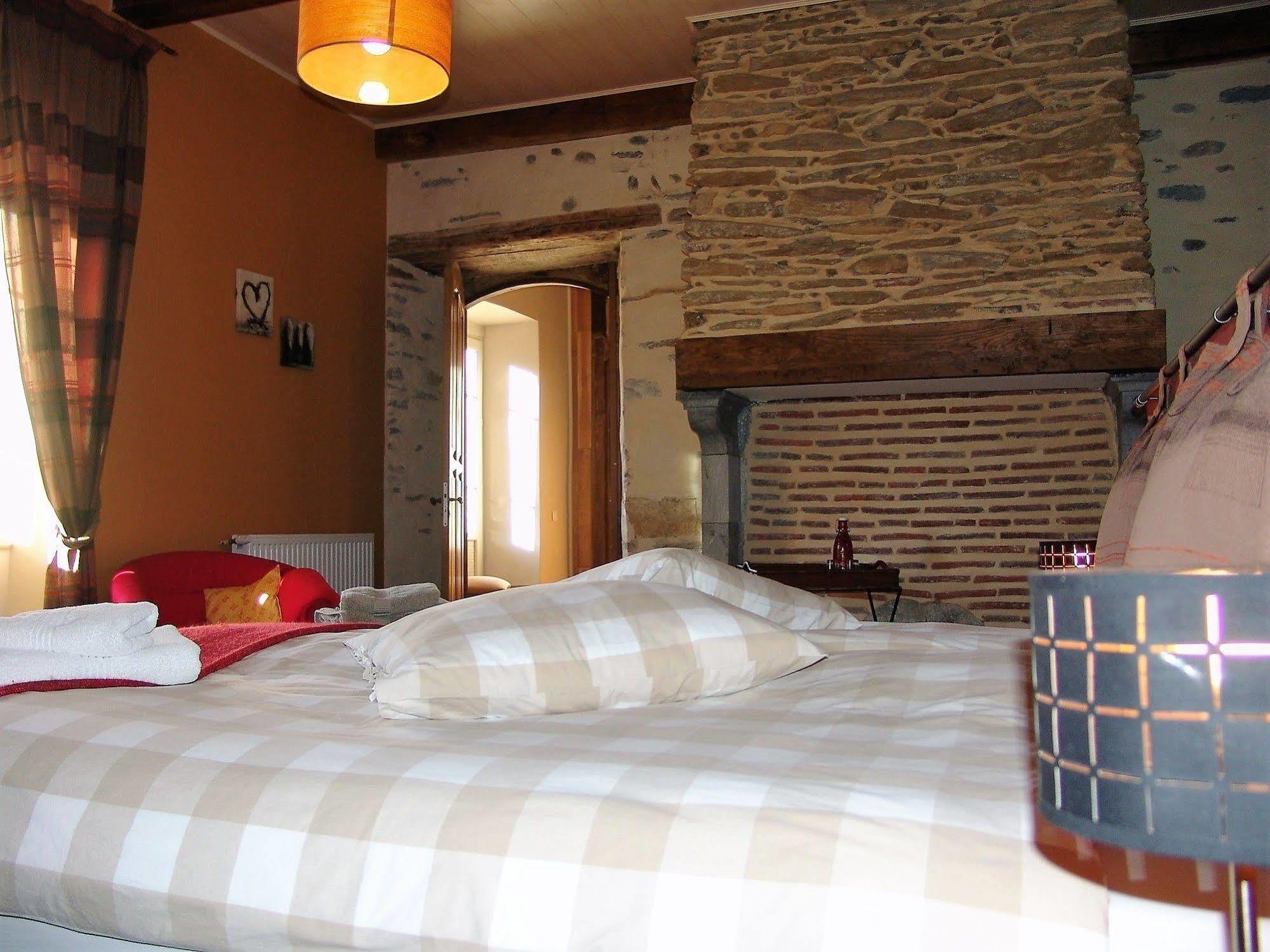 Le Buala Maison D'Hotes Bed & Breakfast Antist Bagian luar foto